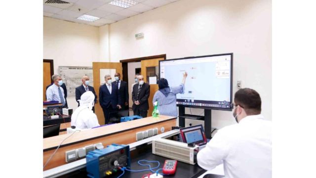 جامعة الشارقة تزوّد مختبراتها الهندسية بتقنيات التعليم الافتراضي