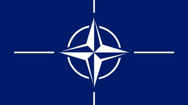 الناتو يبحث رفع عدد قواته بالعراق من 500 إلى 5 آلاف عنصر