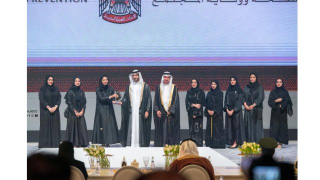 سلطان بن أحمد القاسمي يكرم الفائزين بجائزة الشارقة للاتصال الحكومي في دورتها الثامنة