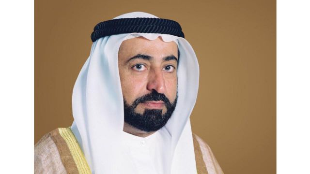 حاكم الشارقة يهنئ ملك البحرين باليوم الوطني