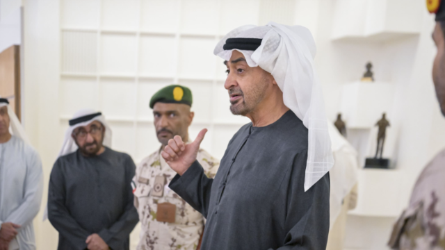 رئيس الدولة يزور وزارة الدفاع