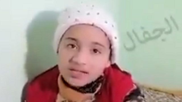 الطفلة العراقية رحمة.. شلت أطرافها بضربة من معلمتها