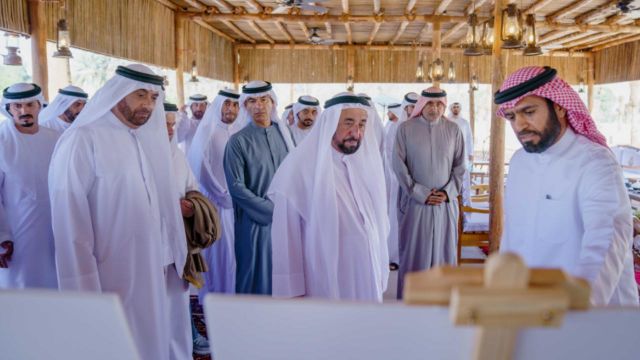 حاكم الشارقة يطلع على أعمال الترميم في شريعة الذيد والمشاريع المصاحبة لها