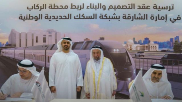 حاكم الشارقة يشهد الإعلان عن ربط المسار الرئيسي لـ"قطار الاتحاد"بمحطة الركاب المستقبلية في الشارقة