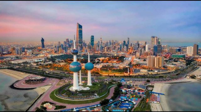 الكويت تمدد حظر دخول غير الكويتيين حتى إشعار آخر