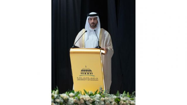 سلطان بن أحمد القاسمي يشهد حفل تخريج طالبات عدد من كليات جامعة الشارقة