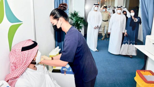 الإمارات تتخطى حاجز الـ 10 ملايين جرعة من لقاح «كوفيد-19»