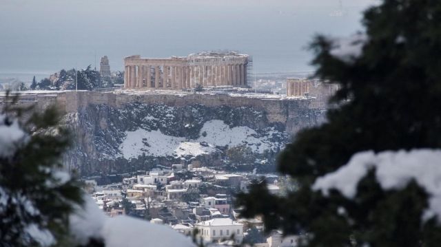 مئات من المساكن في اليونان لا تزال بدون كهرباء لليوم السادس على التوالي