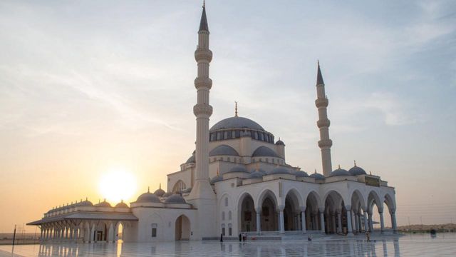 مصليات وجوامع عيد الفطر المبارك في إمارة الشارقة