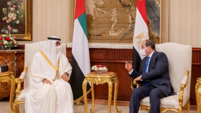 محمد بن زايد والرئيس المصري يبحثان في القاهرة العلاقات الأخوية وآخر التطورات الإقليمية