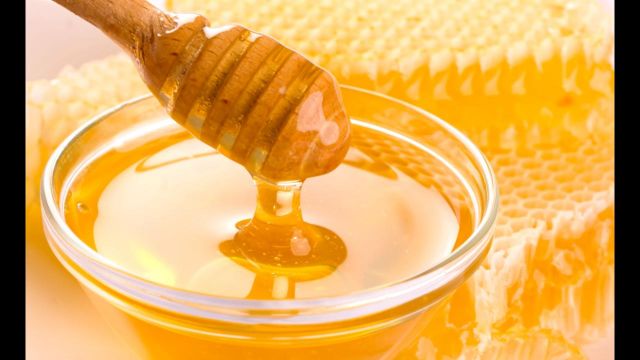 العسل صمد 3 آلاف عام... أطعمة لا تنتهي مدة صلاحيتها