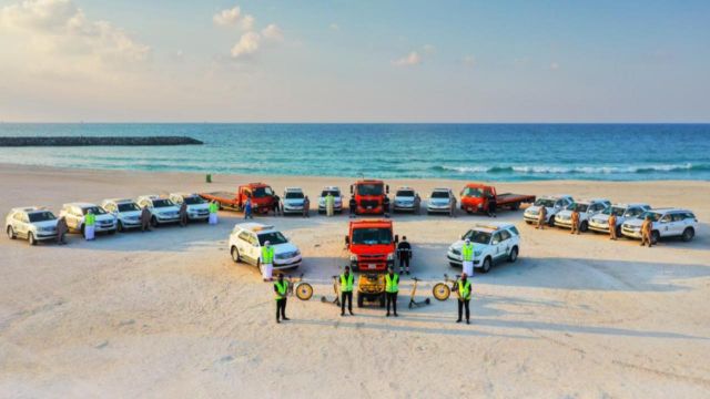 بلدية الشارقة ترفع معايير الأمان والسلامة على الشواطئ وتوفر 58 منقذاً